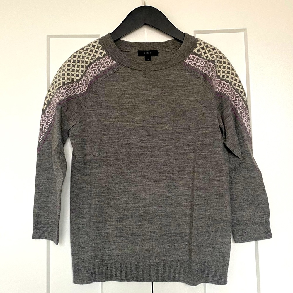 J.Crew tippi gray sweater with embroidered shoulder in merino wool in Crew neck.